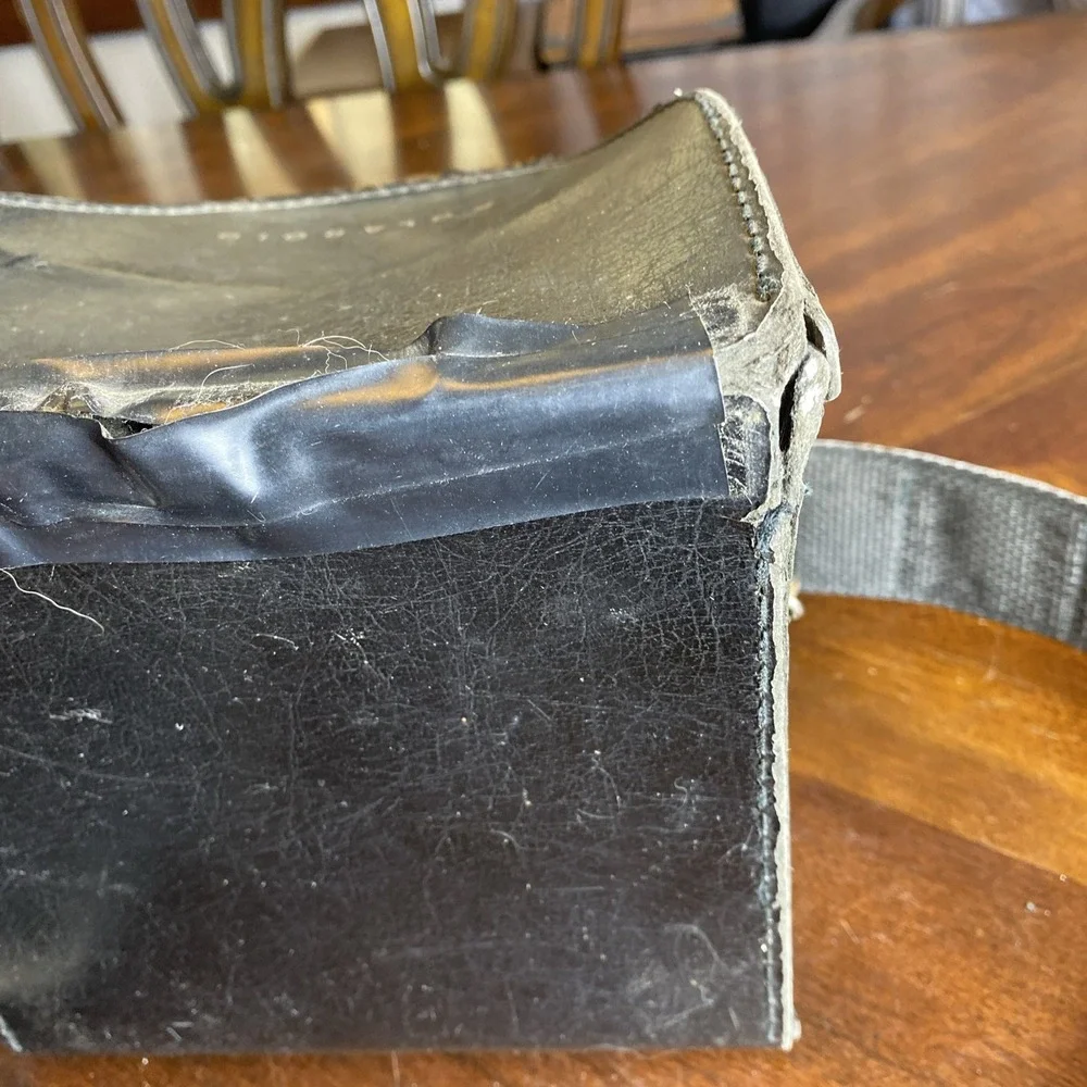 Vintage Polaroid Pronto! RF Instant Land Camera w/ Polaroid Branded Leather case